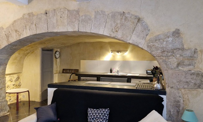 Serignan House | The beauty of the Remparts