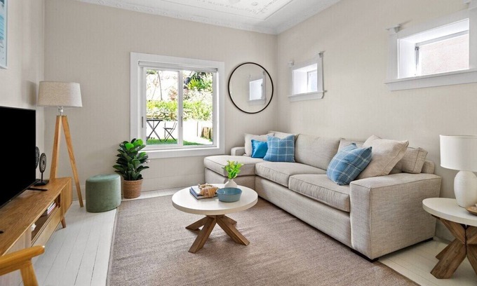 Bellevue Hill Apartment | 'The Bellevue' - Art Deco Abode, close to Bondi Beach!
