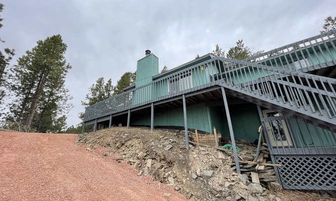 Rapid City House | The Bercher Amazing views and Hot Tub