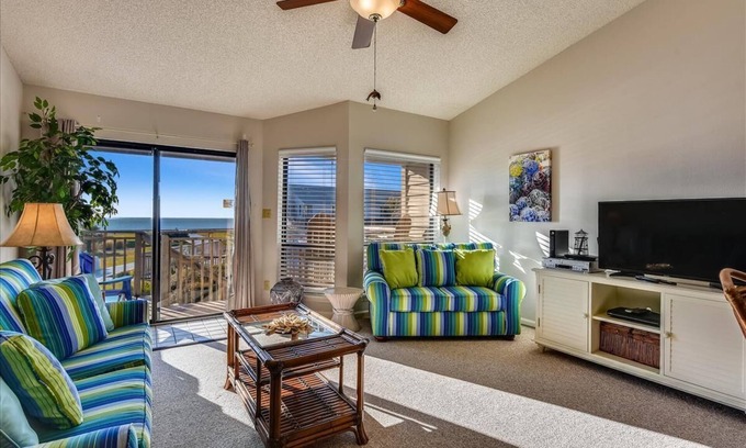 East End House | THE BEST GULF AND POOL VIEWS are here at Ocean Mile K5.