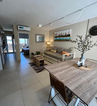 Corrientes Apartment | "The Best in the City" Hermoso departamento amplio, moderno y luminoso, ubicado en el centro de la ciudad, a pocas cuadras de peatonal Junin, a cuadras de plaza torrent y plaza la cruz, edificio moderno con ingreso digital, hasta 4 personas