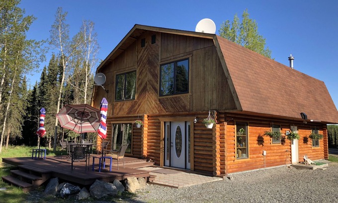 Sterling House | The Best Kenai Peninsula Base Camp.