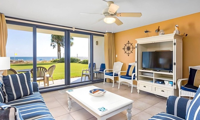 Orange Beach Condo | The best location in Orange Beach - Ground floor condo - NEW to rental market