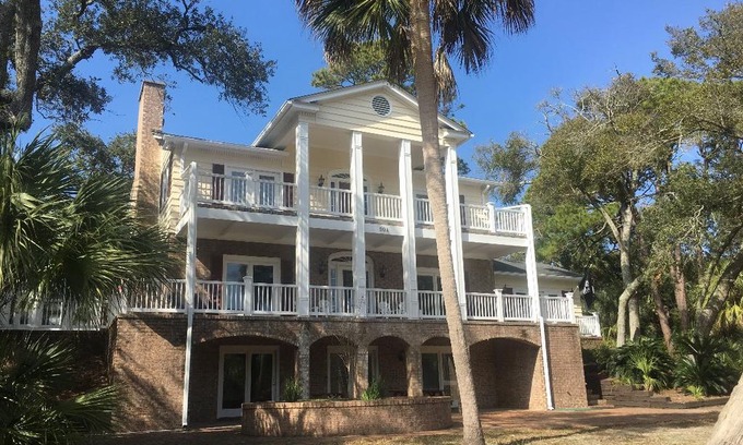 Saint Helena Island House | THE BEST OF FRIPP ISLAND; WONDERFUL FAMILY REUNION OR WEDDING HOME