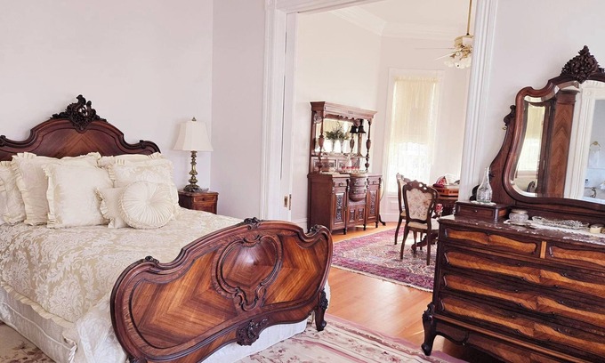 Winters House | THE Best Place To Stay In Winters Luxury Elegance Near Downtown Discover Winters