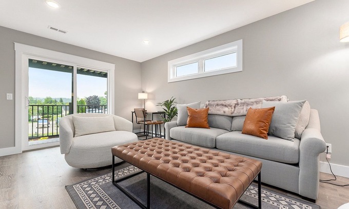 Lake Leelanau Condo | π² The Birches β Luxury Condotel in Downtown Lake Leelanau | U5