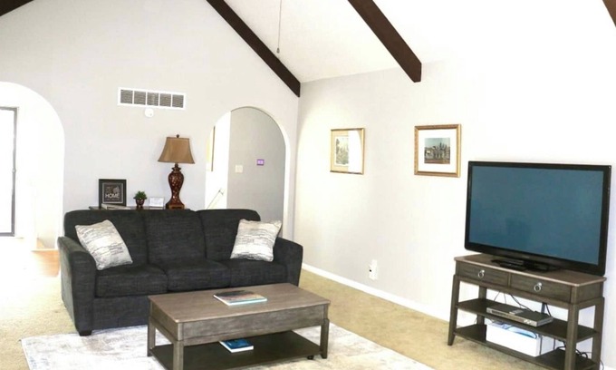 Waldron House | The Bird House has at least one ‘bird’ in each room. How many can you find?