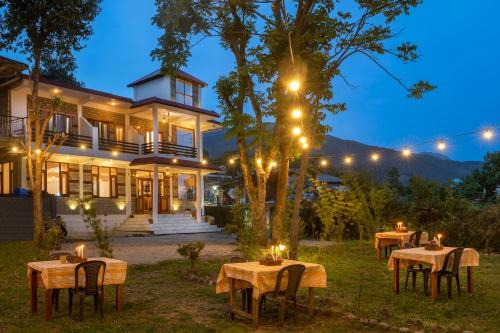 Gunehr Bed & Breakfast | The Birdhouse Villa
