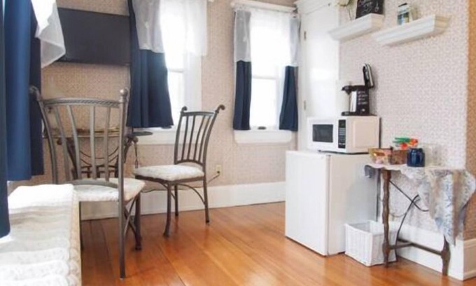 Hays Bed & Breakfast | The Bissing House