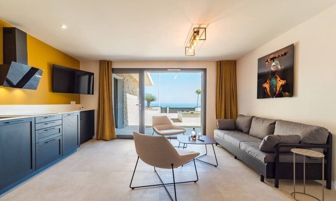 Plerin Apartment | "The Black" - Vue mer & parking aux Rosaires