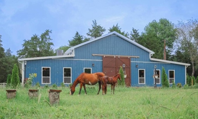 Murfreesboro House | The Blue Barn at the MeadowCreek