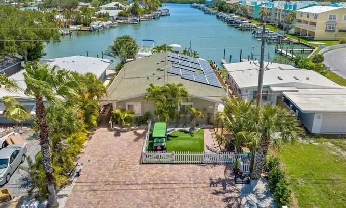 Indian Rocks Beach House | The Blue Dolphin - Waterfront w/Dock & Golf Cart