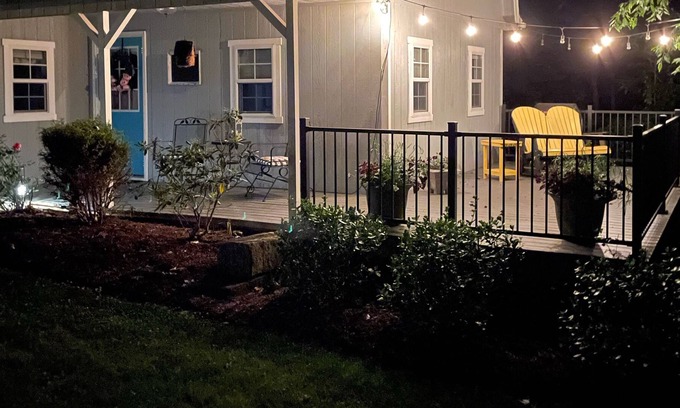 Dundee Cottage | The Blue Door Cottage