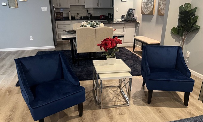 Foxcroft Square Condo | The Blue Gem Close To Philly