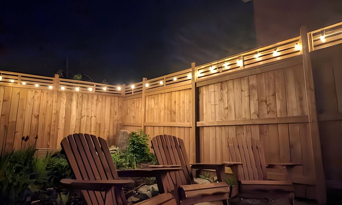 Inner Harbour House | The Blue House: A Downtown Getaway w/Parking