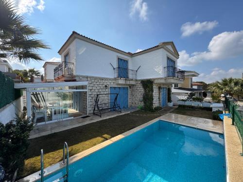 Ildır Koyu Villa | The Blue Mansion - Charming Family Villa in Çeşme