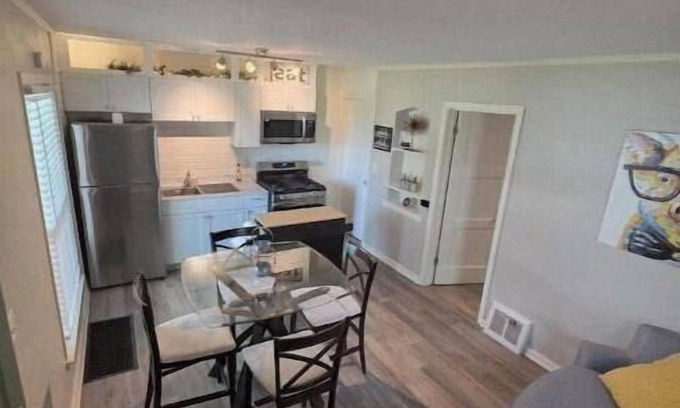 Des Moines Condo | The Blue Ribbon Duplex