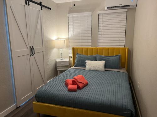 St. Petersburg Apartment | The Blue Wave Suite Unit C