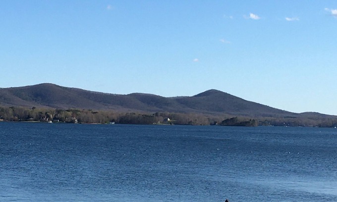 North Shore Condo | The "Boathouse" at beautiful Smith Mountain Lake