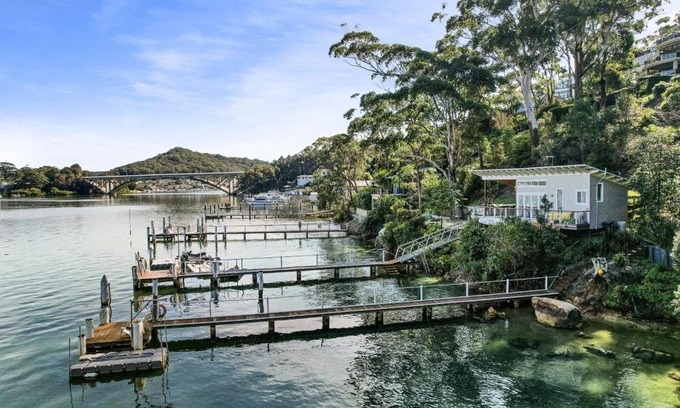 Daleys Point Apartment | The Boathouse