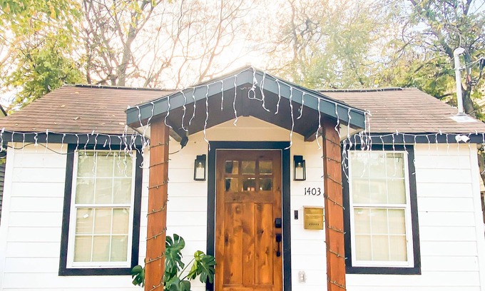 Swede Hill House | The Boho Cottage Minutes to Downtown Austin and The Lake