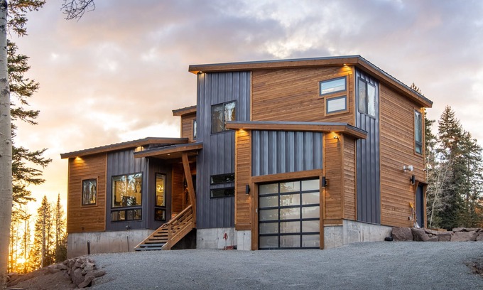 Beaver Ski Chalet | The Boulders, Ski-in/Ski-out at Eaglepoint Resort 305 N. Summit Dr. Beaver
