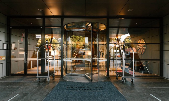 Mascot Apartment | The Branksome Hotel And Residences