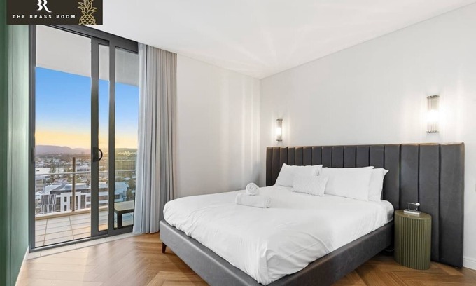 Surfers Paradise Condo | The Brass Room Pineapple Wyndham Surfers Paradise