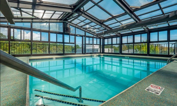 Rehoboth Beach Hotel | The Breakers Hotel & Suites