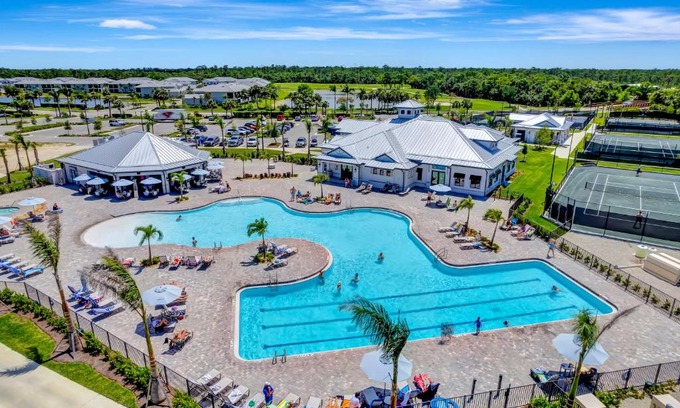 Punta Gorda Hotel | The Breezy Palm - Heritage Landing Golf and Country Club