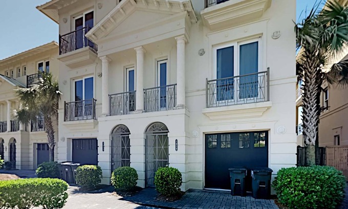 Delos House | The Brookie