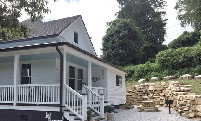 Bryson City House | The Bryson City Farmhouse - Railroad History in Downtown!