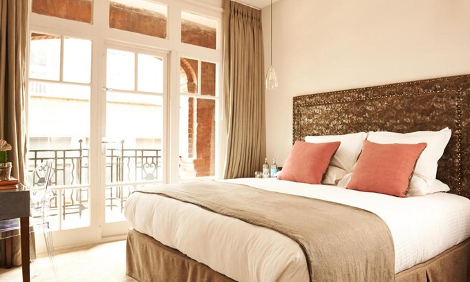 Bishopsgate Hotel | The Bull and The Hide