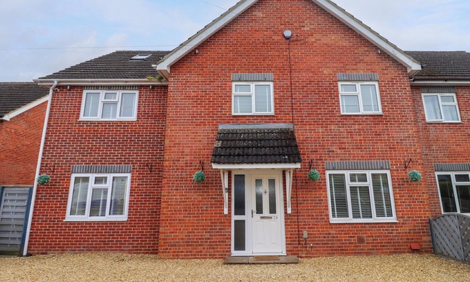 Stonehouse Cottage | THE BULLSEYE, pet friendly, character holiday cottage in Stonehouse