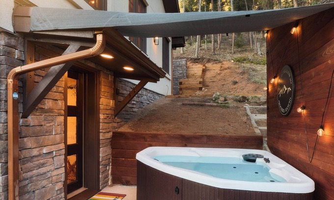 Cascade-Chipita Park House | The Bungalow: Ultimate Relaxation in the Mountains
