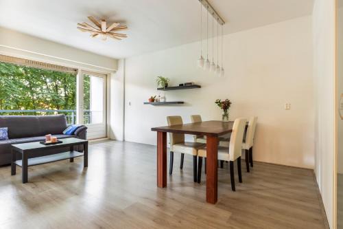 Nieuw-West Apartment | The Burger-meester