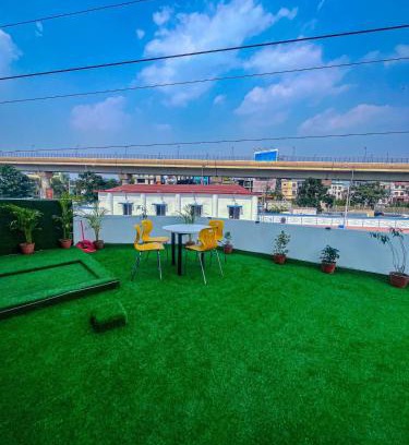 Kolkata Apartment | The Bypass Nest-with Private Cozy Attached Terrace