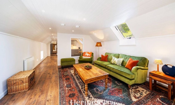 Alford Apartment | The Byre, Countryside Home