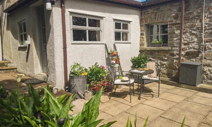 Rhosybol House | The Byre