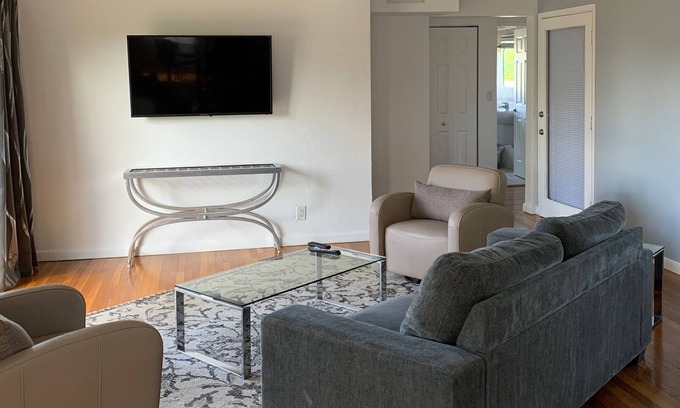 Wilton Manors Hotel | The Cabanas Guesthouse & Spa - Caters to Gay Men