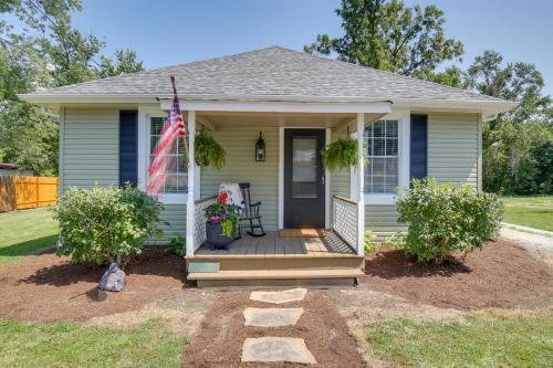 Defiance House | The Cabernet Cabin Defiance Home on Katy Trail!