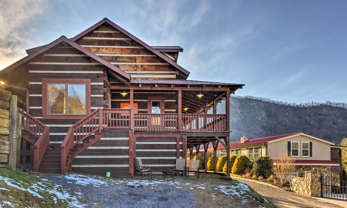 Maggie Valley Cabin | 'The Cabin at Mary's Place' w/ Deck & Mtn Views!