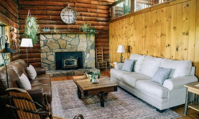 Narvon Cabin | The Cabin at Sleepy Hollow Farm