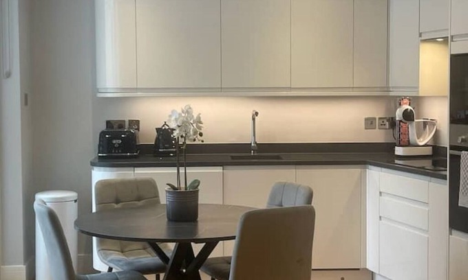 Belgravia Apartment | The Cadogan Suite by Harrodsnn