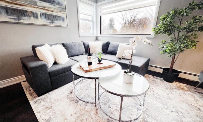 South London Apartment | The Capri Suite in Old South London