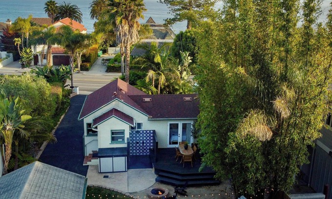 East Mesa Cottage | The Captain's Cottage on Shoreline Drive