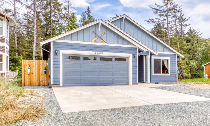 Rockaway Beach House | The Captain's Quarters