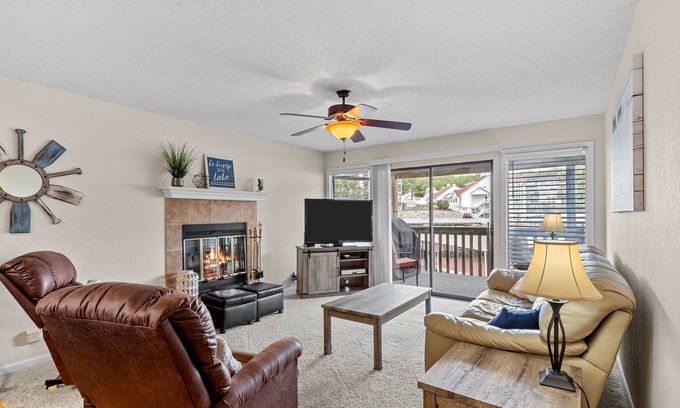 Lake Ozark Condo | The Captains Quarters in Ozark | JZ Vacation Rentals