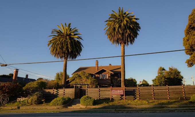 Fort Bragg Hotel | The Captains Quarters