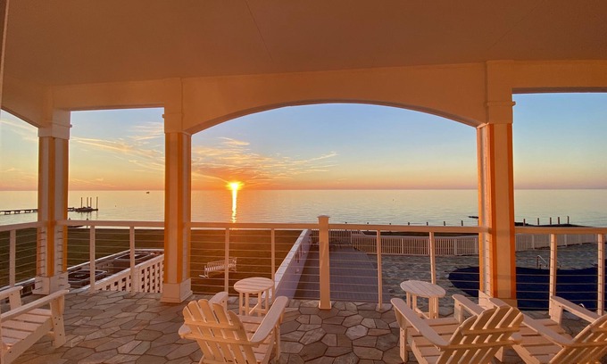 Rodanthe Condo | The Carolinian Sound Front 3 bedroom 3 bath Private hot tub amazing sunsets